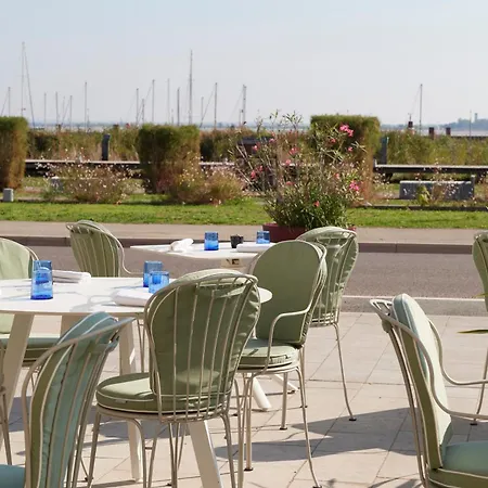 Hotel Western Premier Des Vignes Et Des Anges 4*